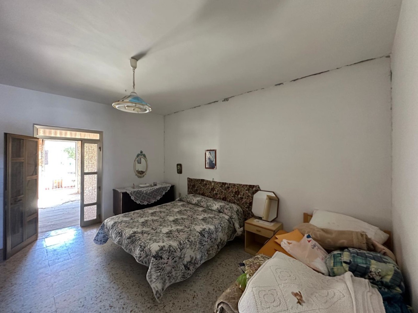 Self-contained house with exclusive courtyard and garden property photograph