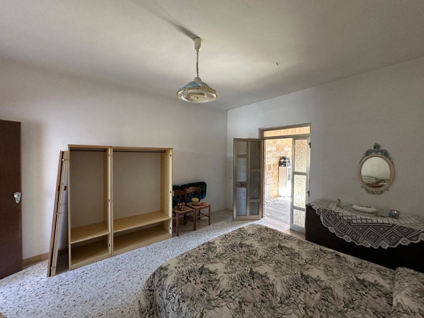 Self-contained house with exclusive courtyard and garden property photograph