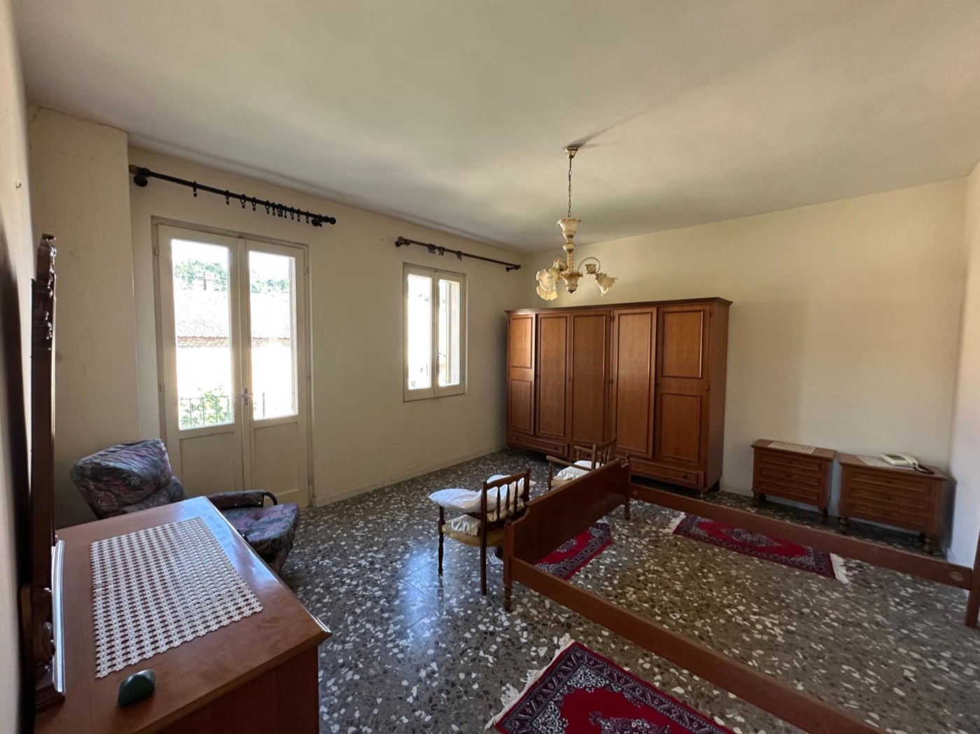 Self-contained house with exclusive courtyard and garden property photograph
