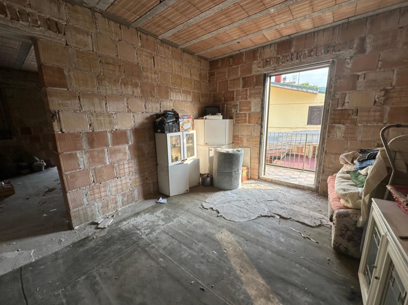 Self-contained house with exclusive courtyard and garden property photograph