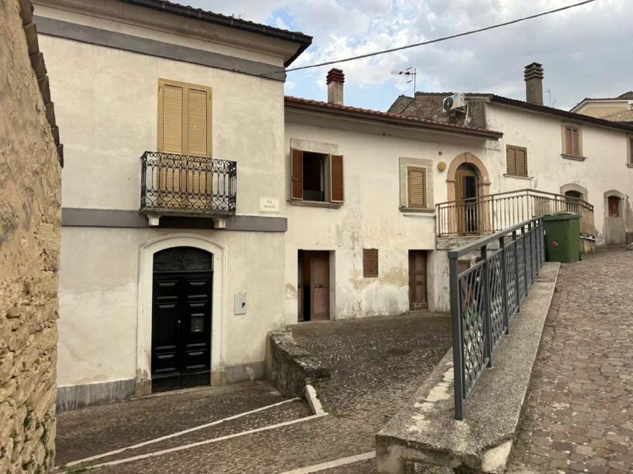 Townhouse in the historic center of Pietranico in Pietranico, PE