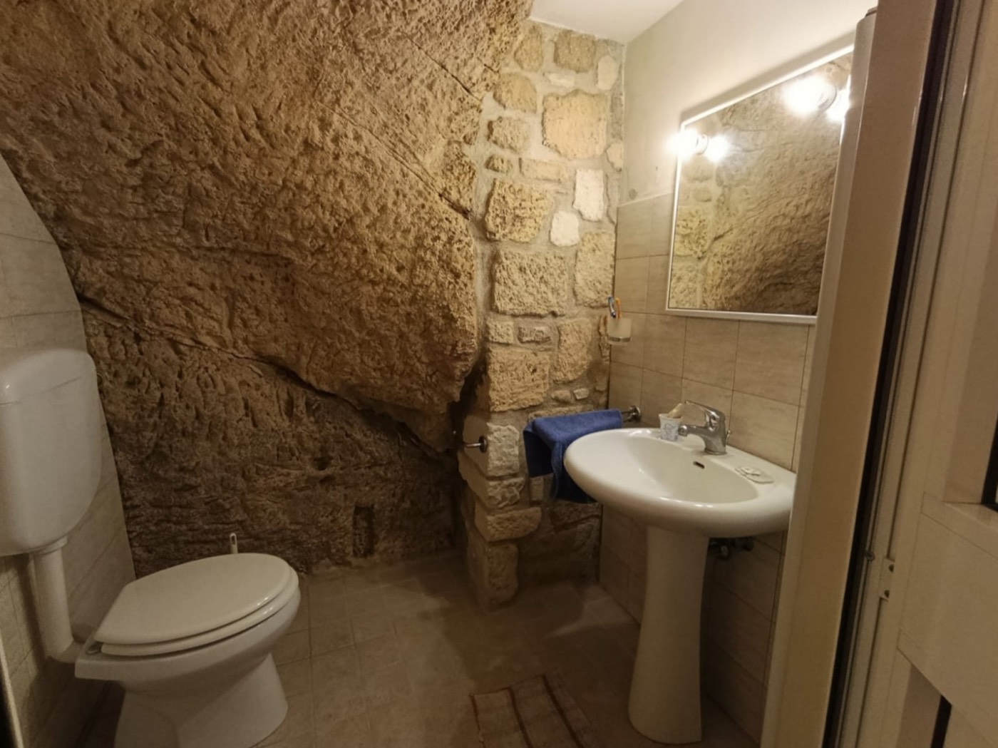 Independent Portion of a Building in the Historic Centre property photograph