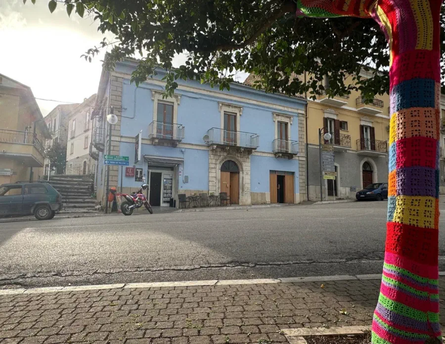 Building with Two-Level Apartment, Garage and Commercial Space in Pietranico, PE