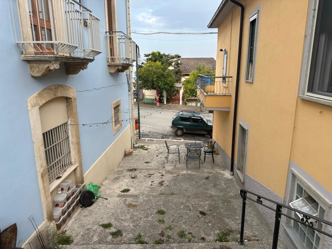 Building with Two-Level Apartment, Garage and Commercial Space property photograph