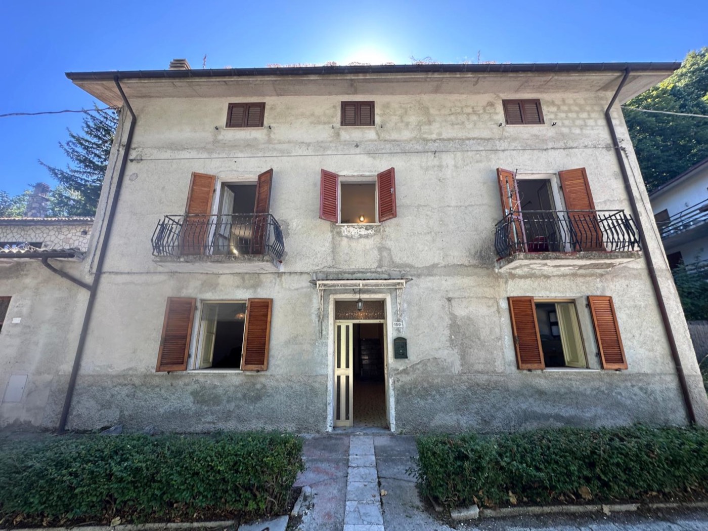 Detached House with Private Courtyard in Sant'Eufemia property photograph