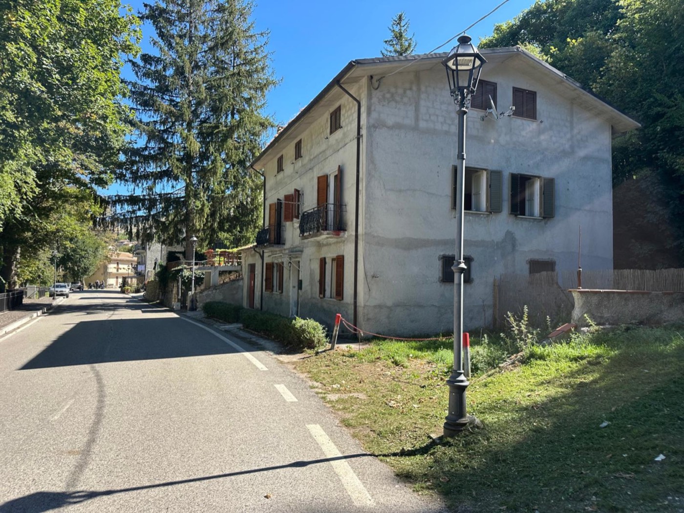 Detached House with Private Courtyard in Sant'Eufemia property photograph