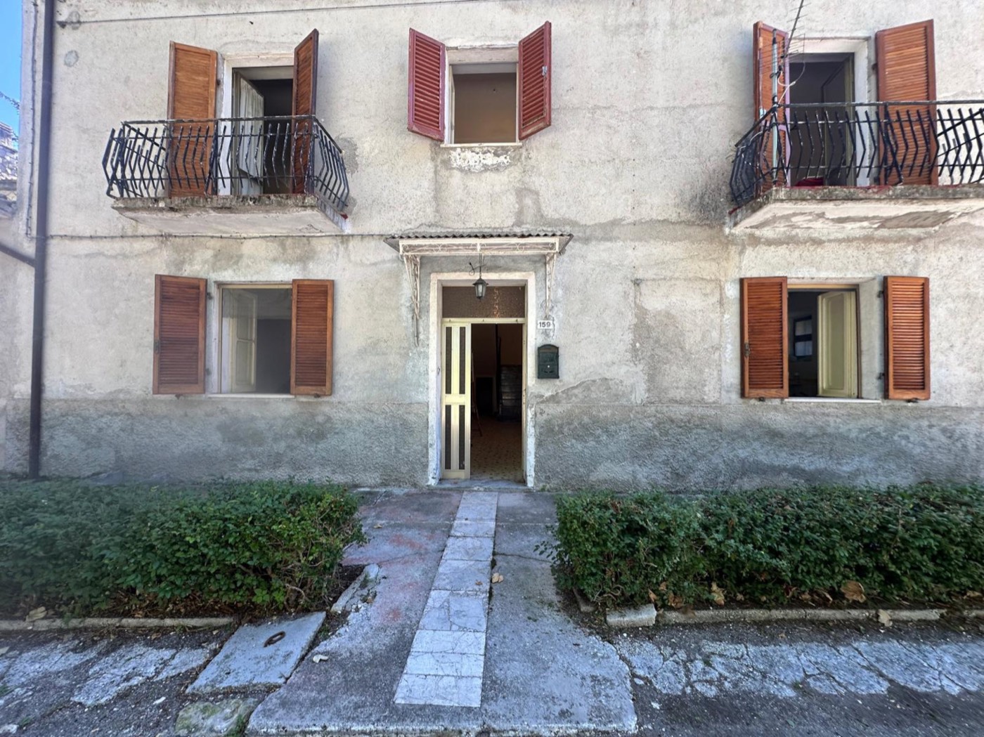 Detached House with Private Courtyard in Sant'Eufemia property photograph