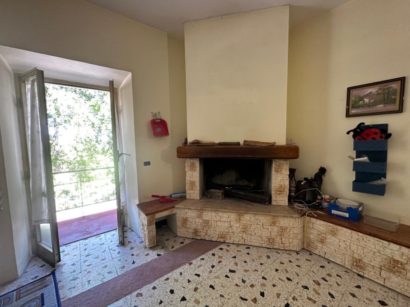 Detached House with Private Courtyard in Sant'Eufemia property photograph