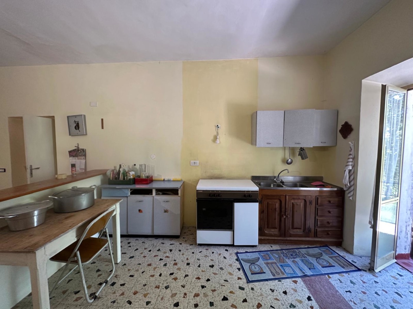 Detached House with Private Courtyard in Sant'Eufemia property photograph