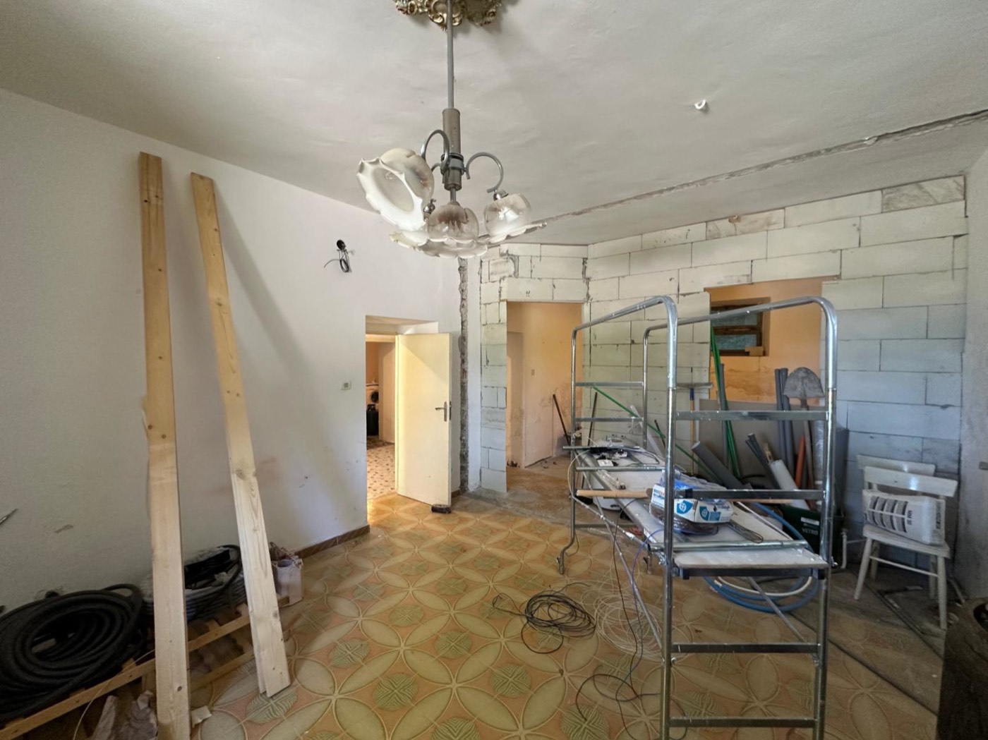 Detached House with Private Courtyard in Sant'Eufemia property photograph