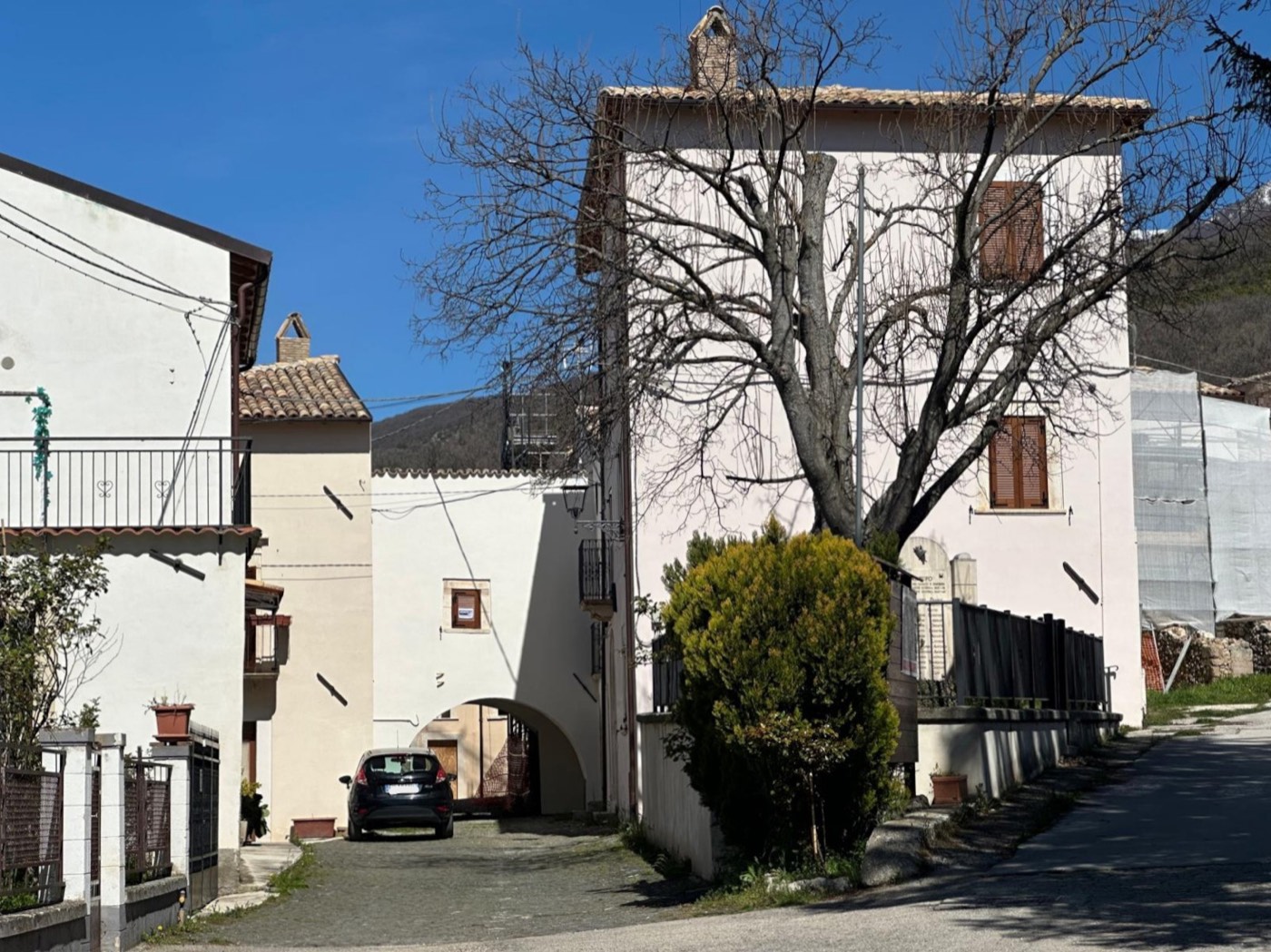 Portion of a Building with Building Land property photograph