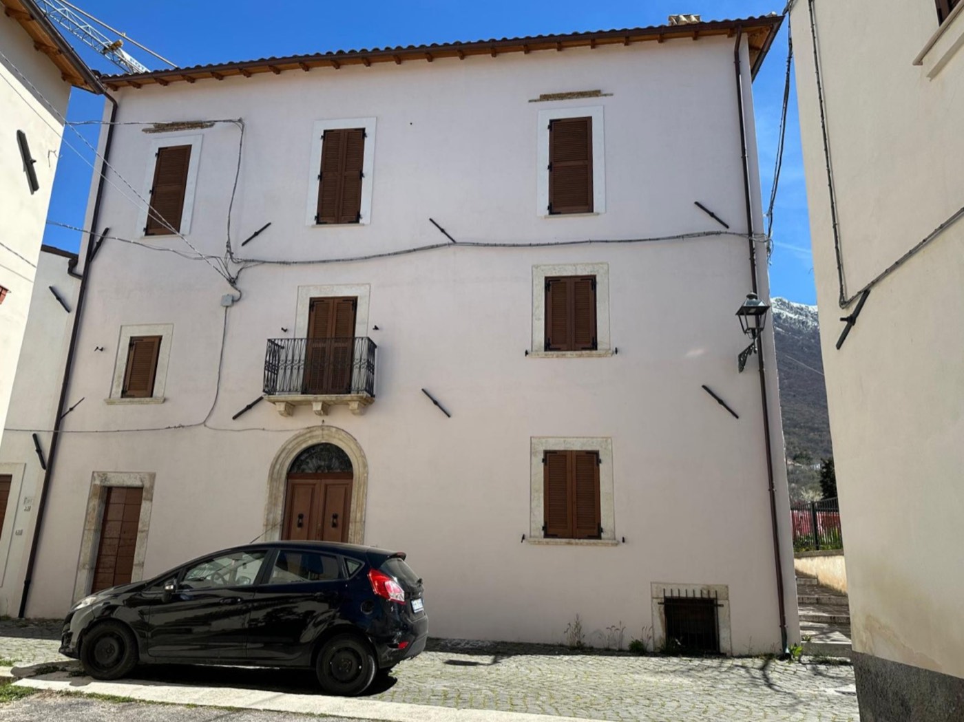 Portion of a Building with Building Land property photograph
