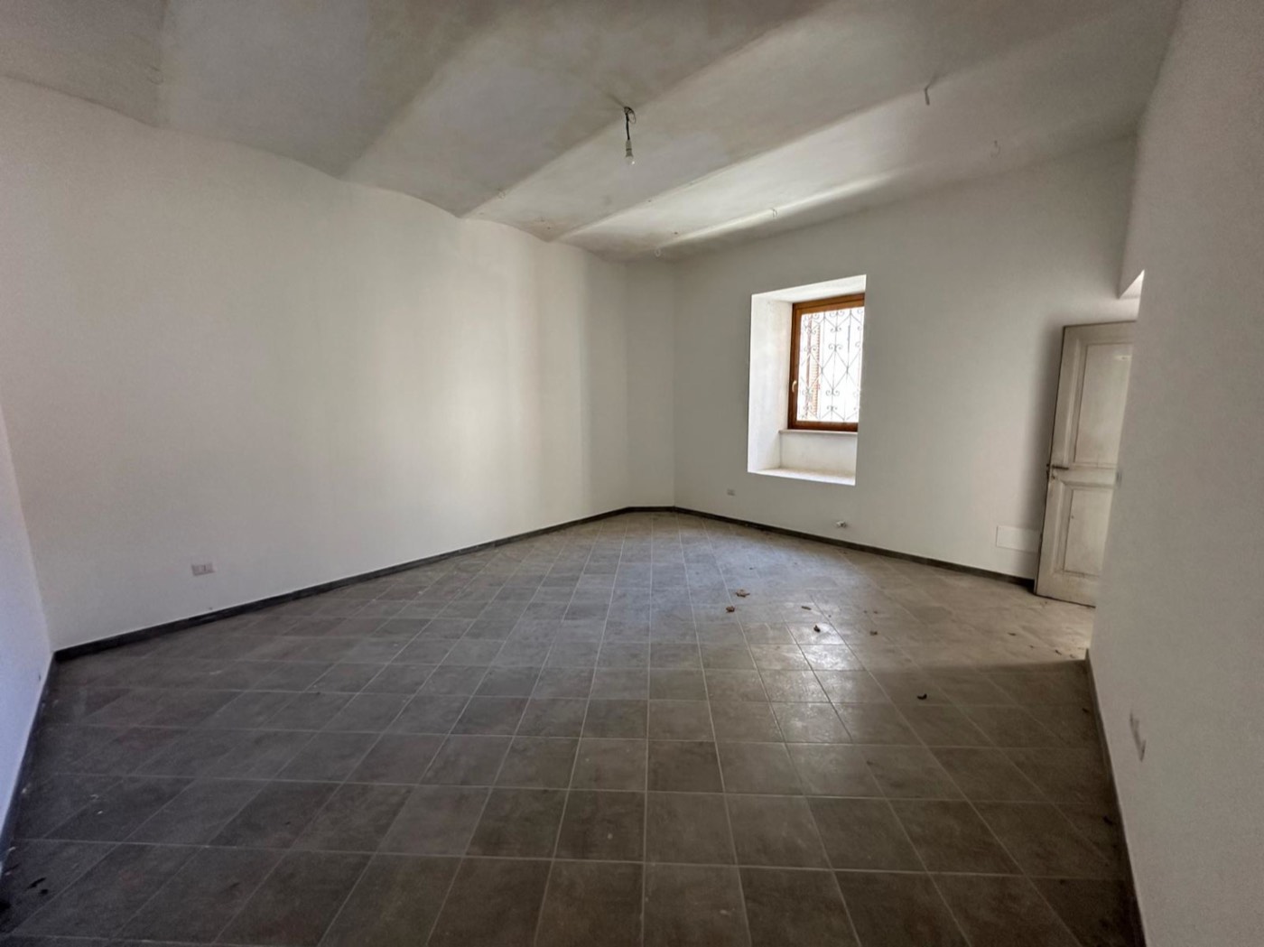 Portion of a Building with Building Land property photograph