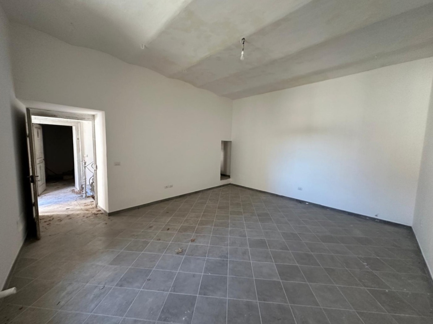 Portion of a Building with Building Land property photograph