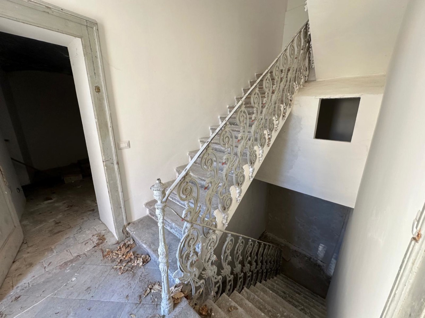 Portion of a Building with Building Land property photograph