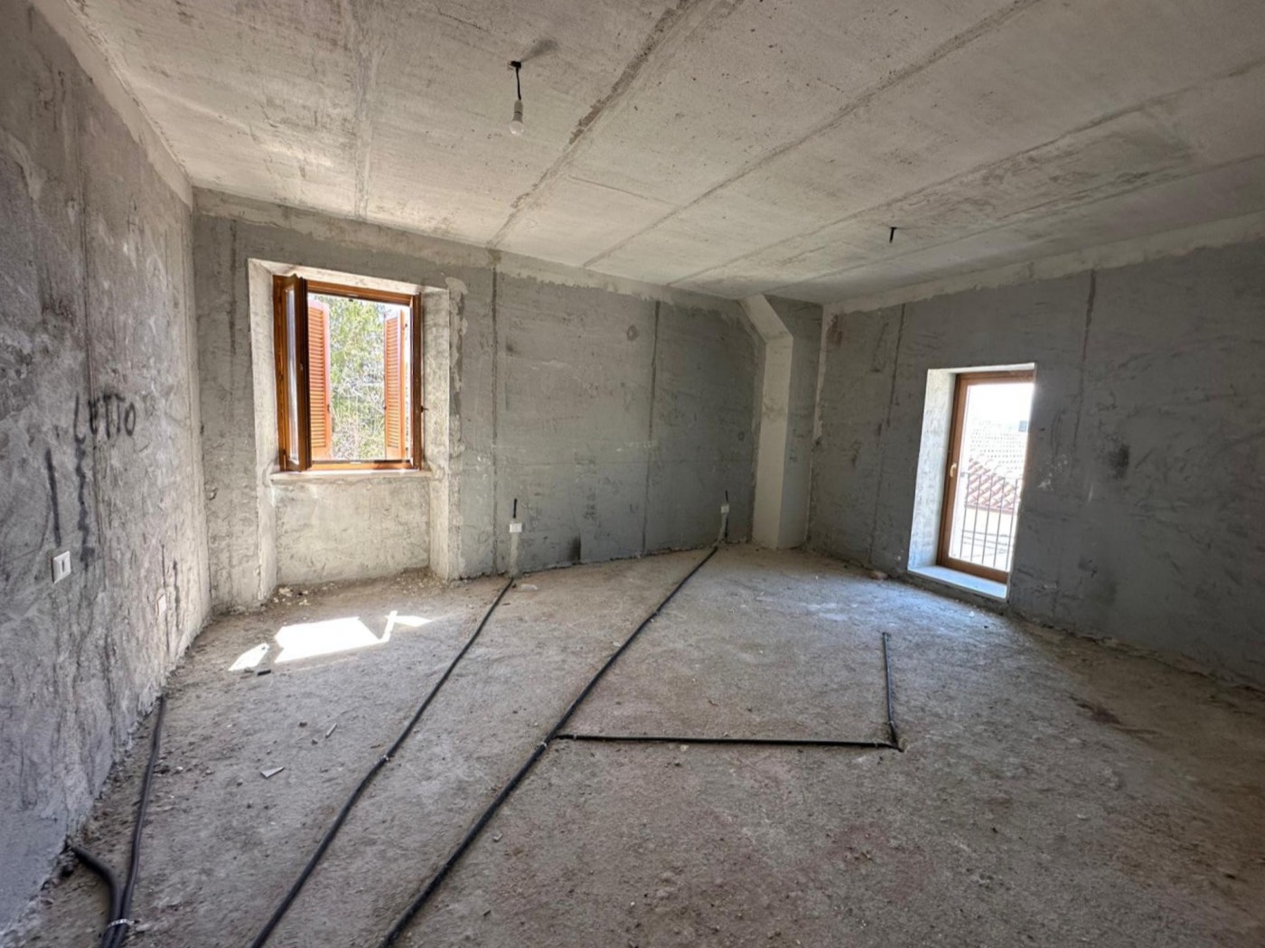 Portion of a Building with Building Land property photograph