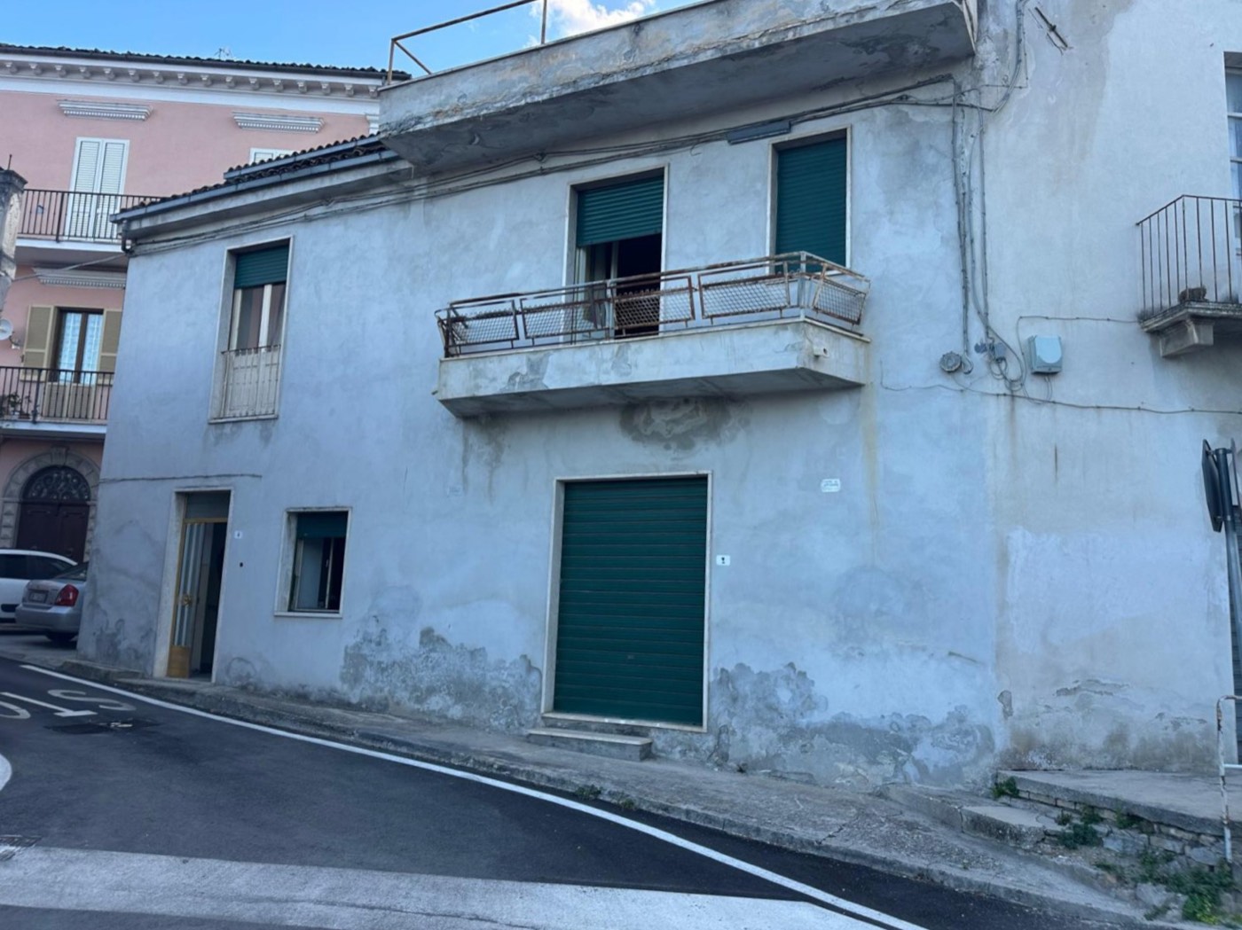 Townhouse with Terrace in the Historic Centre of Torre de' Passeri property photograph