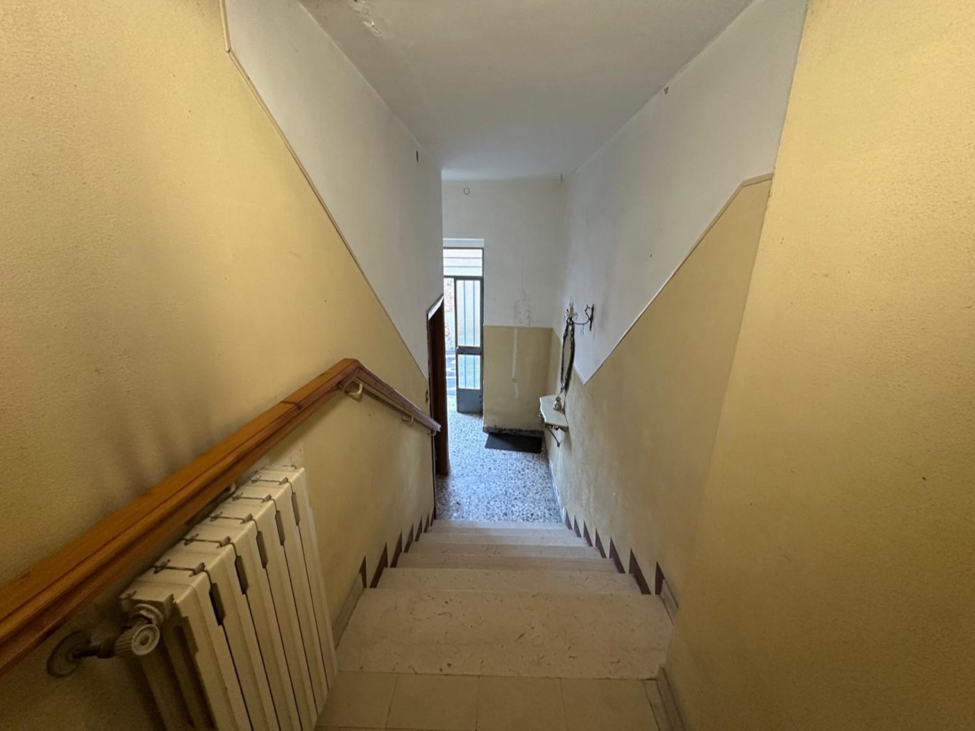 Townhouse with Terrace in the Historic Centre of Torre de' Passeri property photograph