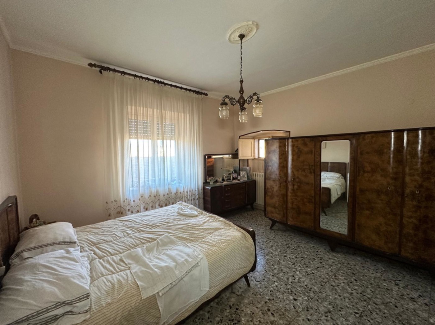 Townhouse with Terrace in the Historic Centre of Torre de' Passeri property photograph