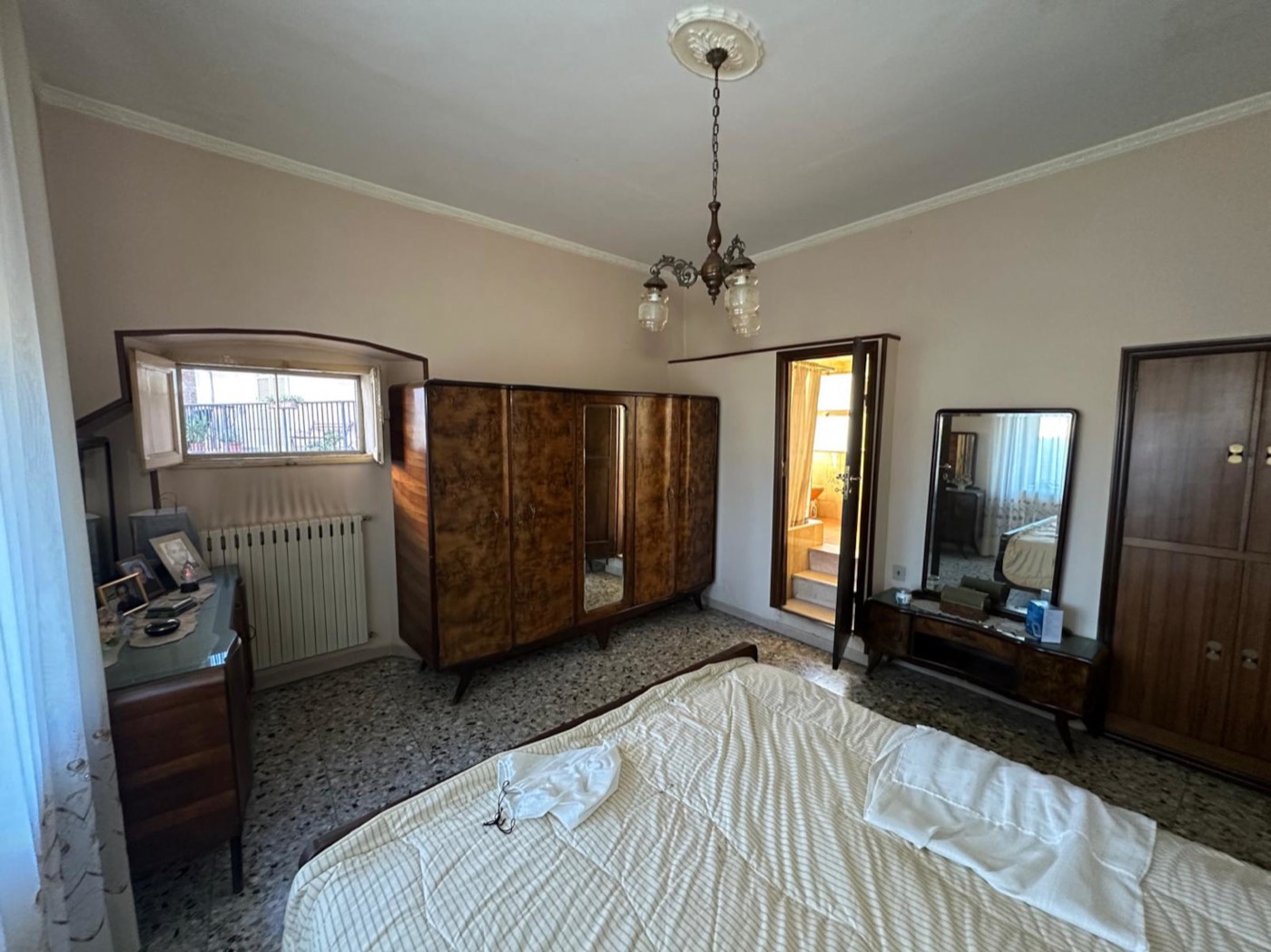 Townhouse with Terrace in the Historic Centre of Torre de' Passeri property photograph