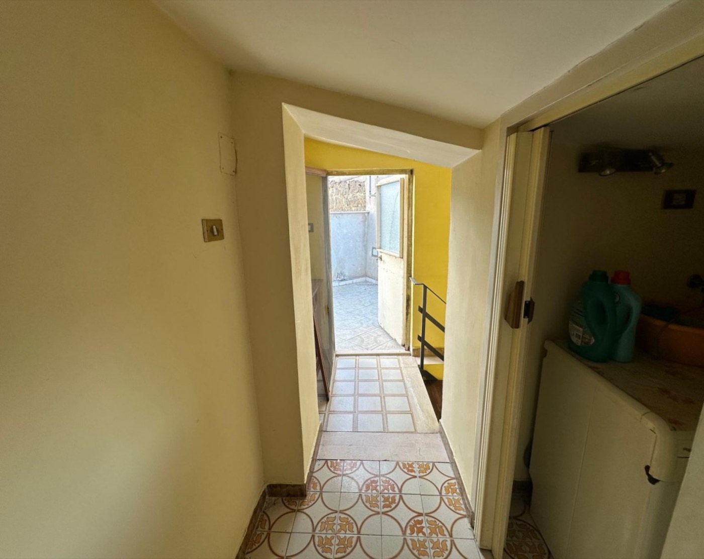 Townhouse with Terrace in the Historic Centre of Torre de' Passeri property photograph