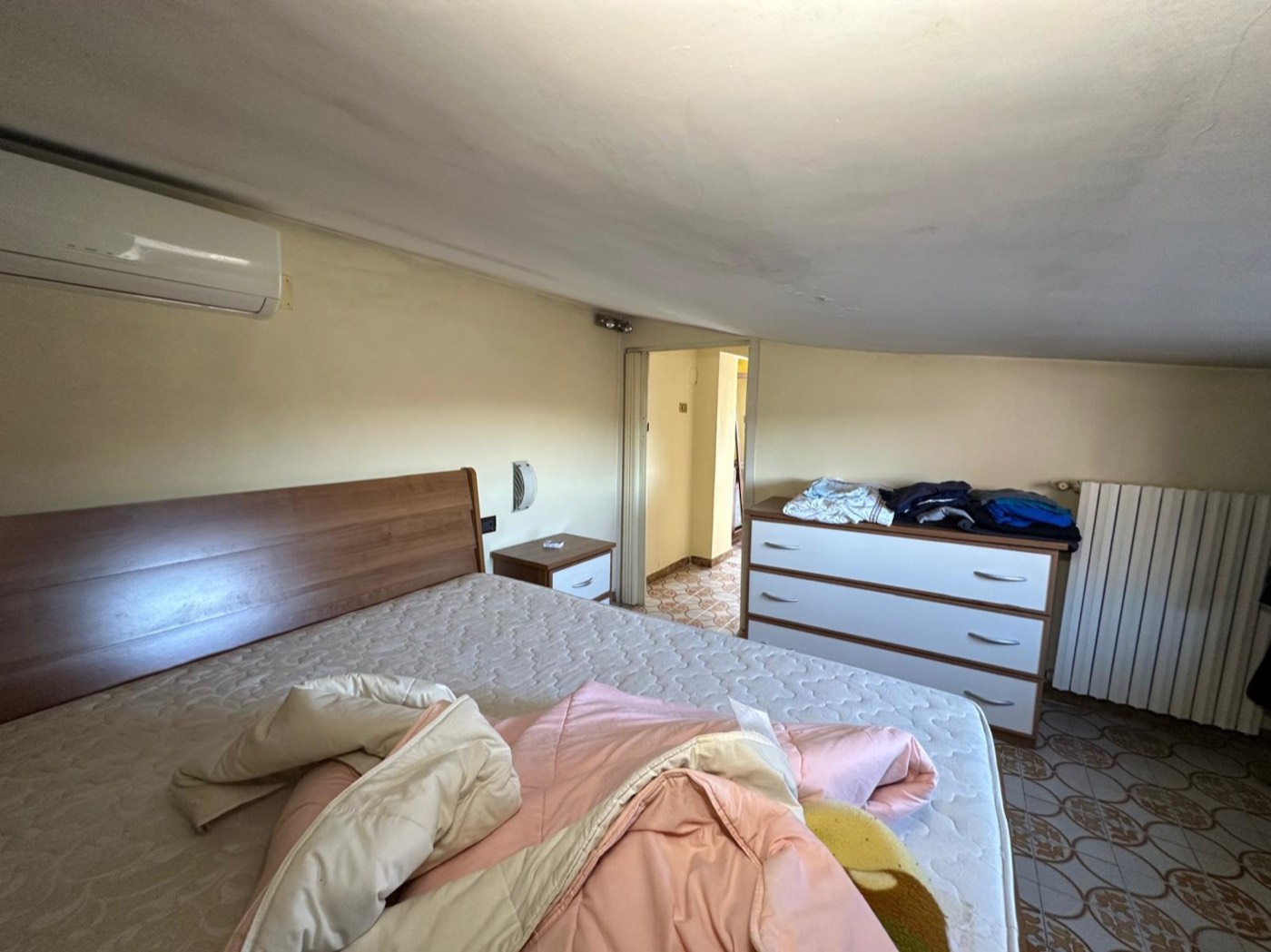 Townhouse with Terrace in the Historic Centre of Torre de' Passeri property photograph