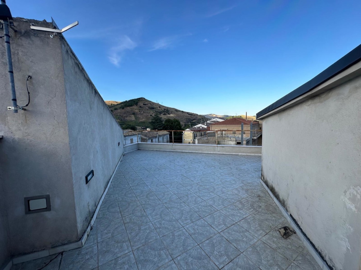Townhouse with Terrace in the Historic Centre of Torre de' Passeri property photograph