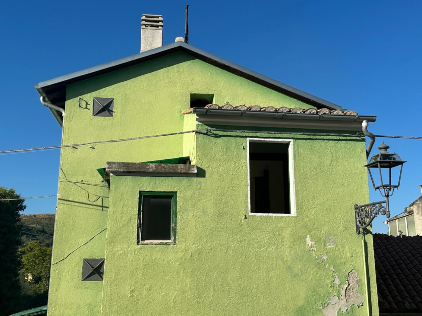 Apartment with Cellar and Garage in Torre de' Passeri property photograph