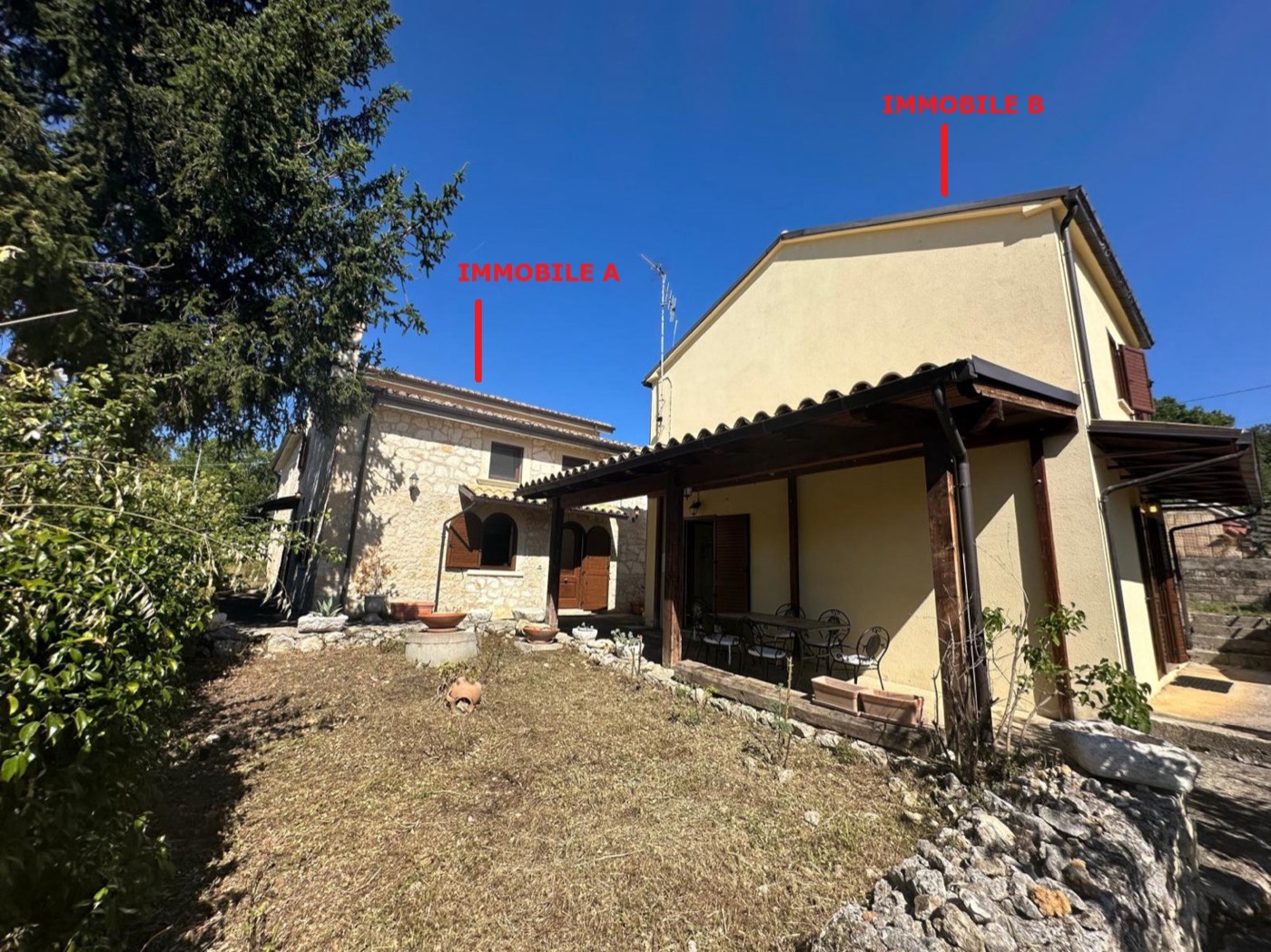 Character Property Complex in Roccamorice with Two Buildings and a Private Garden property photograph