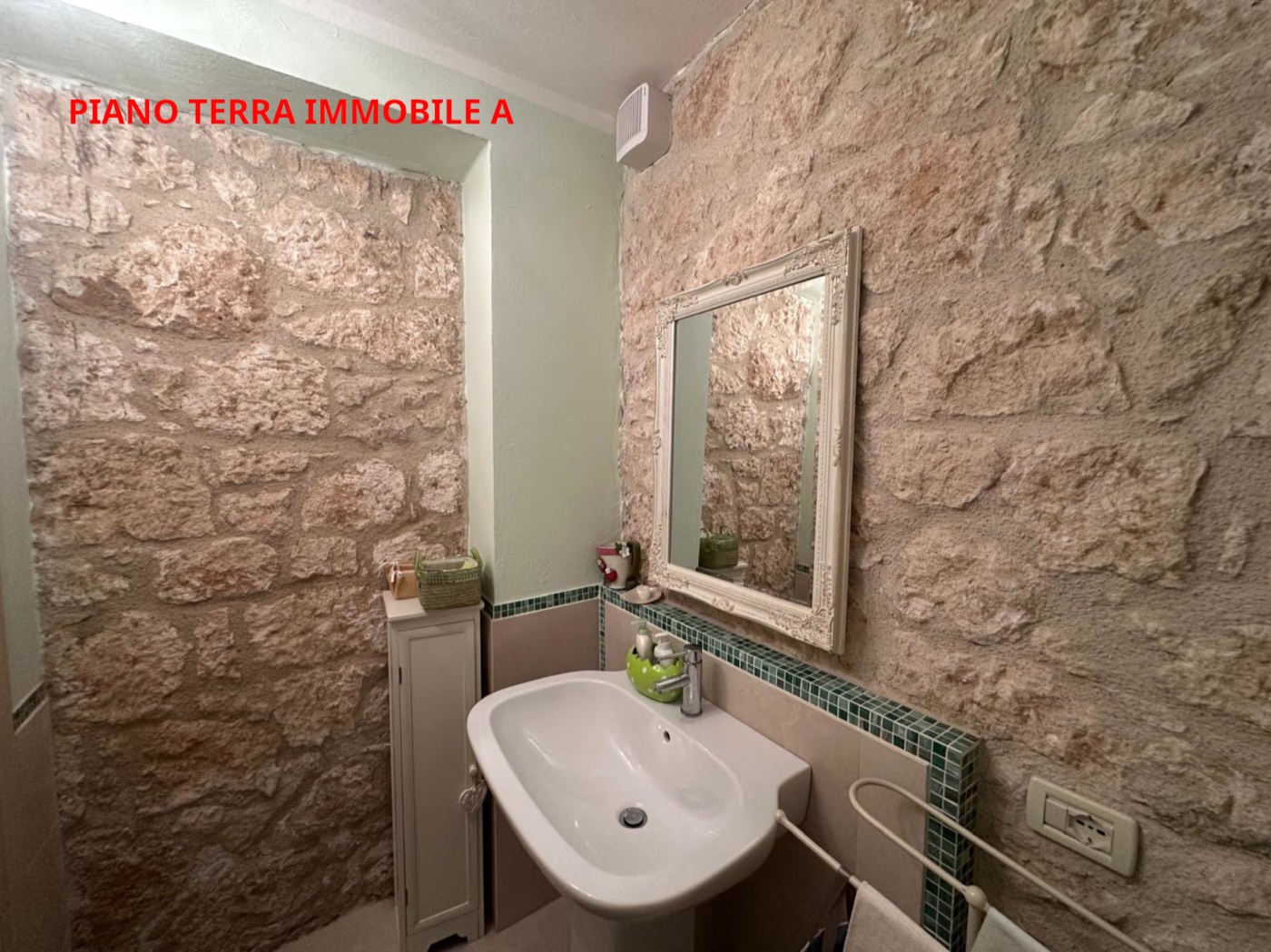 Character Property Complex in Roccamorice with Two Buildings and a Private Garden property photograph