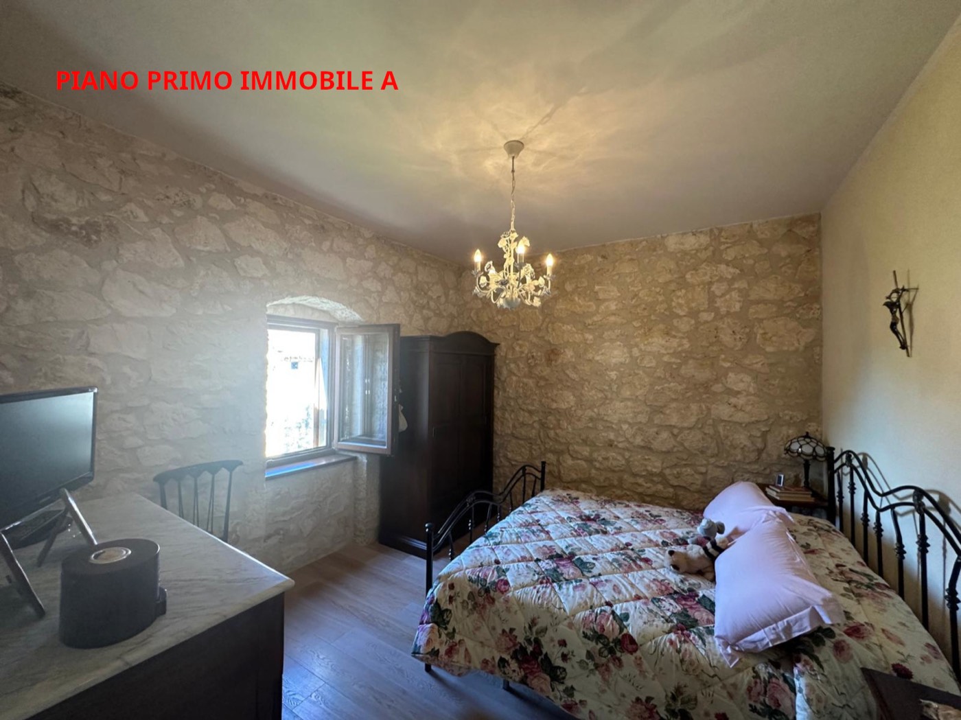 Character Property Complex in Roccamorice with Two Buildings and a Private Garden property photograph
