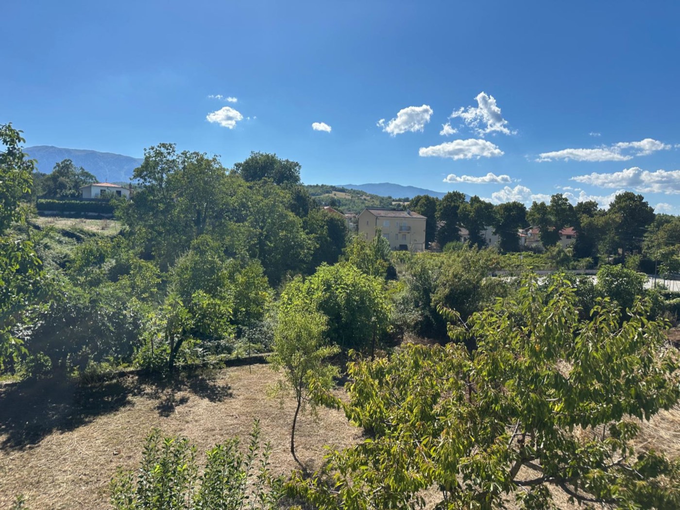 Character Property Complex in Roccamorice with Two Buildings and a Private Garden property photograph