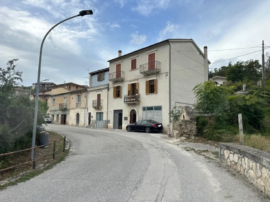 Apartment with Garage and Grotto in Capestrano in Capestrano, AQ