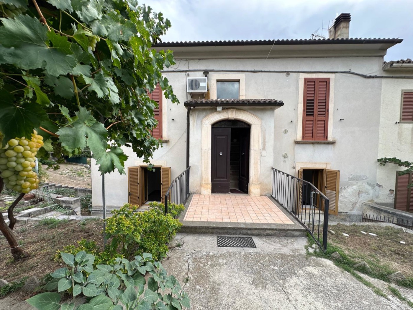 Apartment with Garage and Grotto in Capestrano property photograph