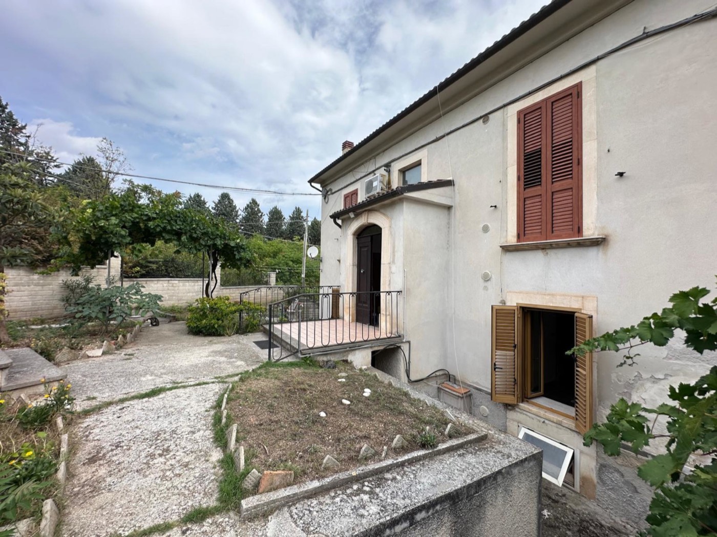 Apartment with Garage and Grotto in Capestrano property photograph