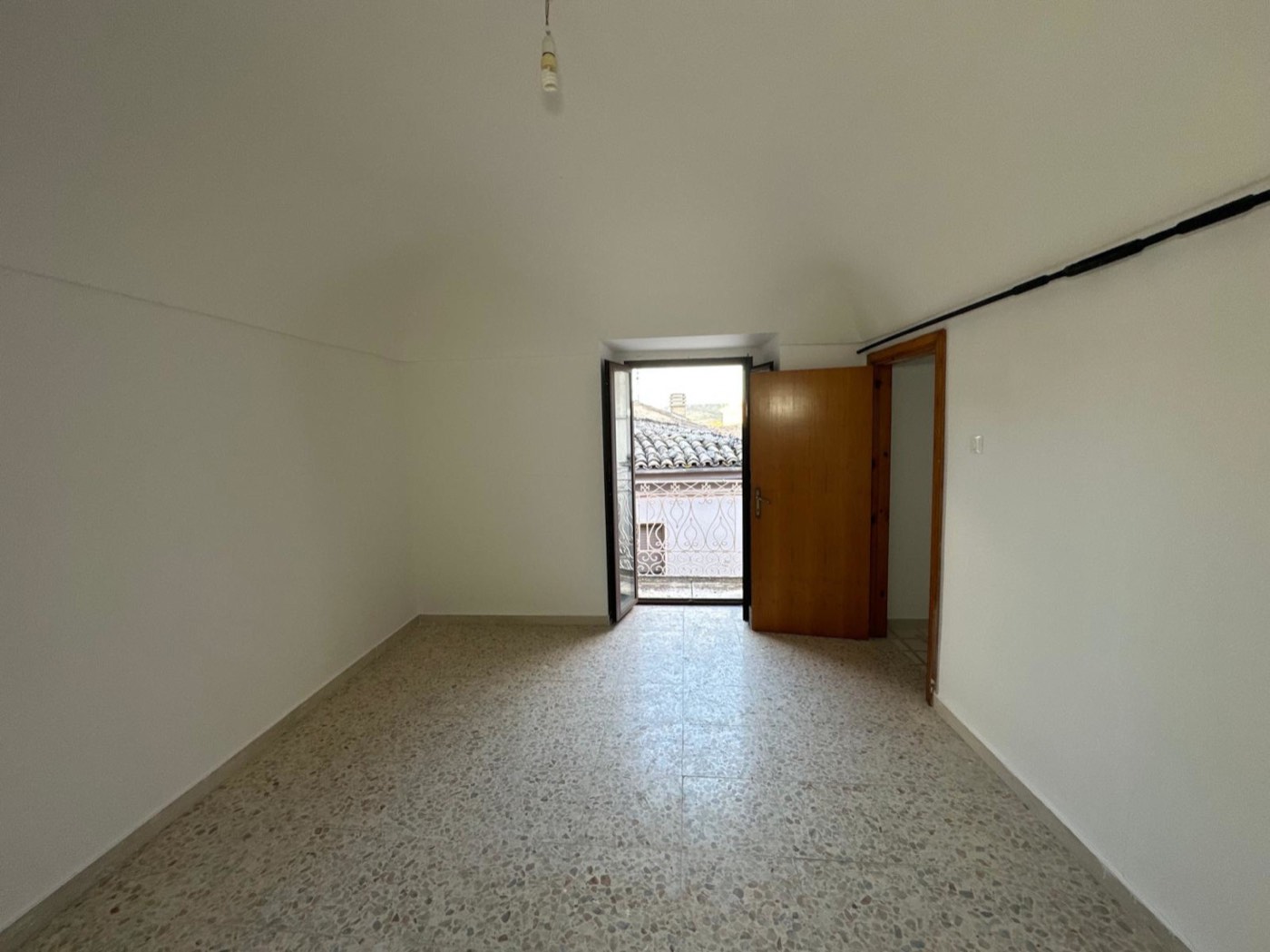 Independent Portion with Cellar in the Historic Heart of Torre de' Passeri property photograph