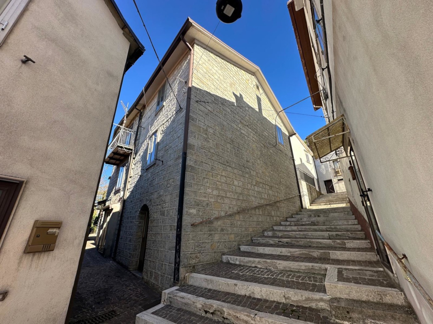 Townhouse with Outbuilding in Castiglione Messer Marino property photograph