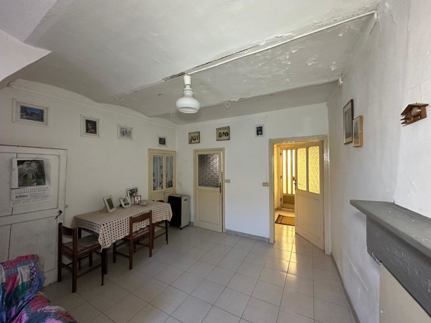 Townhouse with Outbuilding in Castiglione Messer Marino property photograph