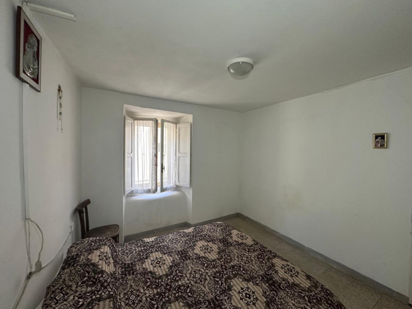 Townhouse with Outbuilding in Castiglione Messer Marino property photograph