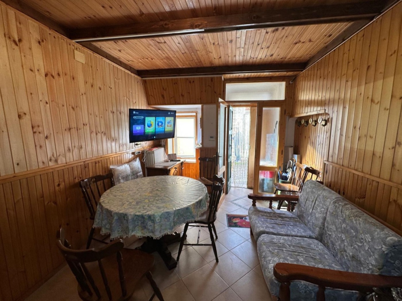Apartment with Private Entrance property photograph