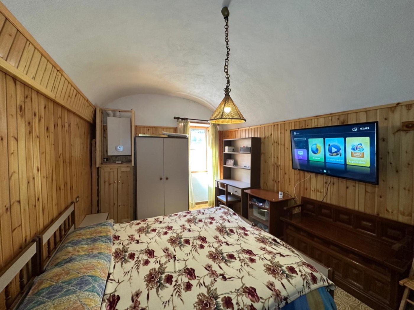 Apartment with Private Entrance property photograph