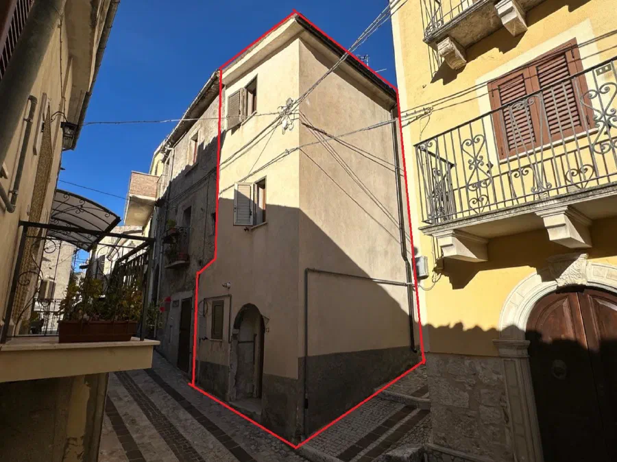 Townhouse in the Historic Centre of Caramanico Terme in Caramanico Terme, PE