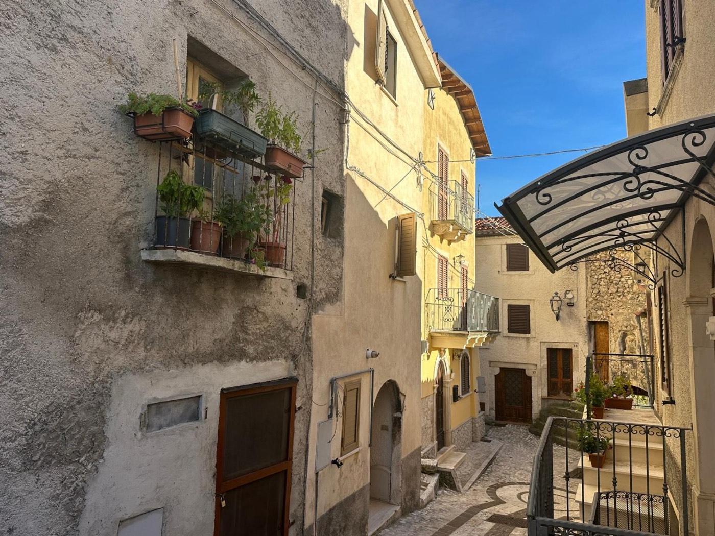 Townhouse in the Historic Centre of Caramanico Terme property photograph