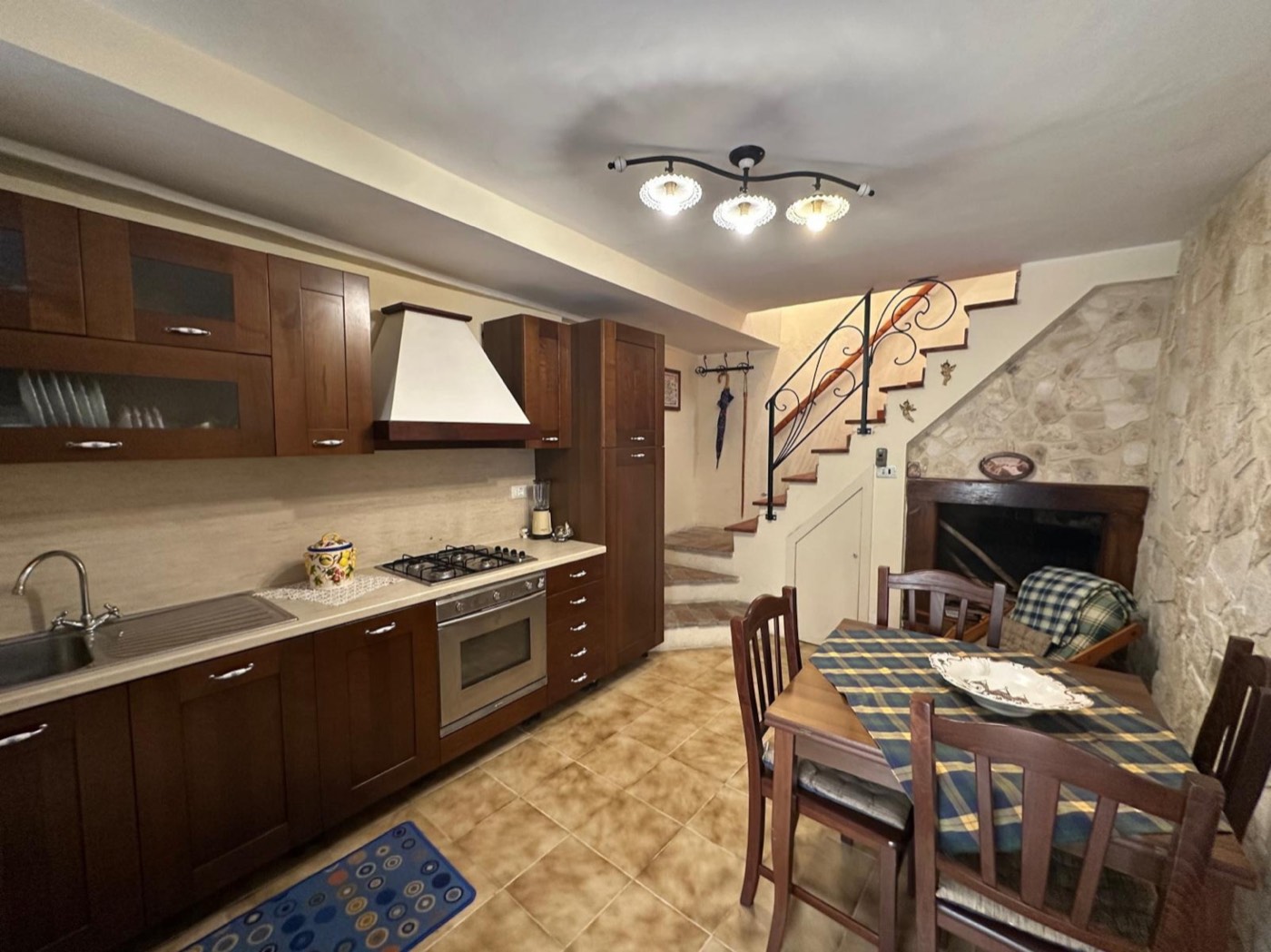 Townhouse in the Historic Centre of Caramanico Terme property photograph