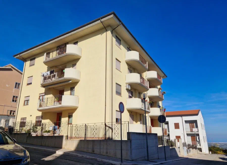 Bright Apartment with Garage in Guglionesi, CB