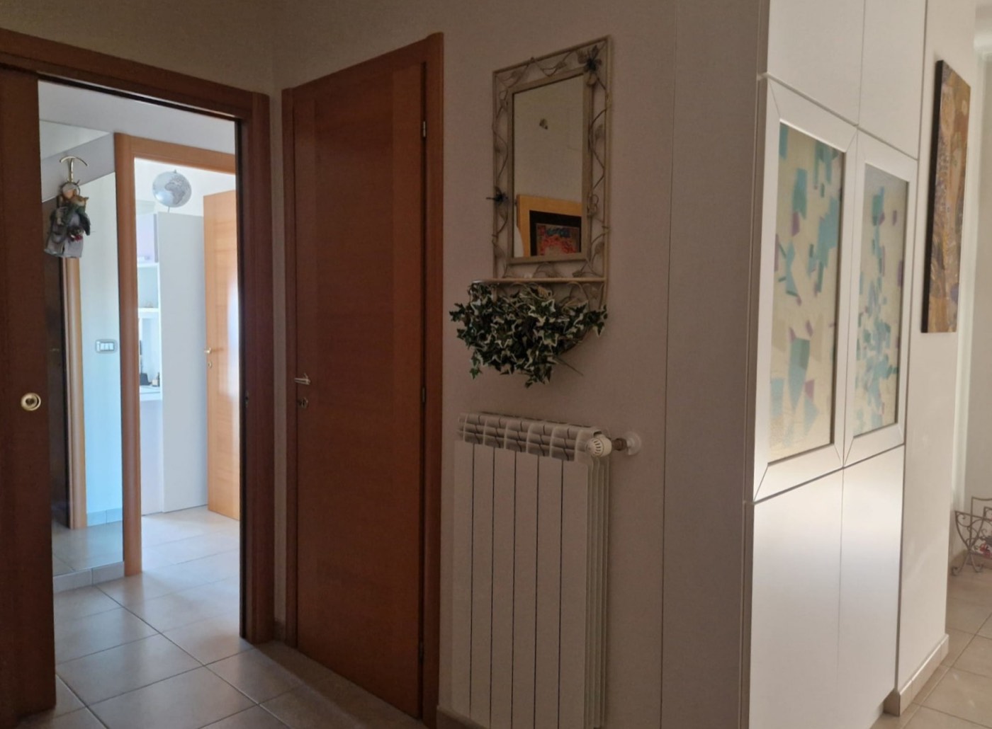 Bright Apartment with Garage property photograph