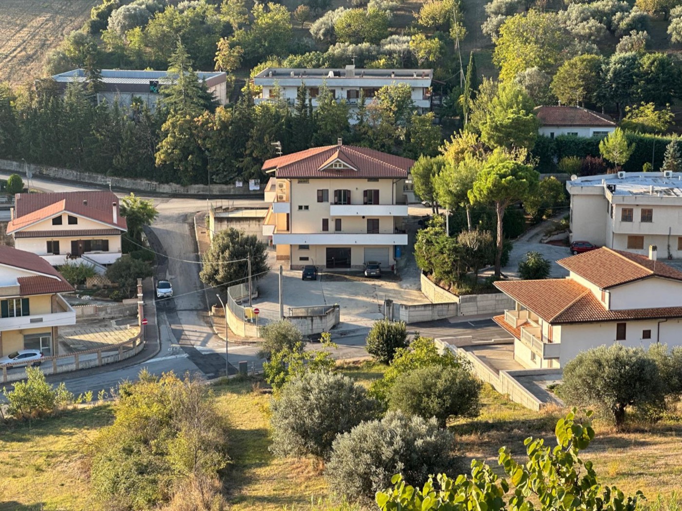 Apartment with Terrace, Attic and Storage Building in Cugnoli, PE