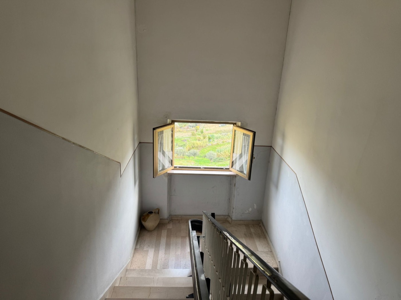 Central Apartment with Balconies, Cellar and Garage property photograph