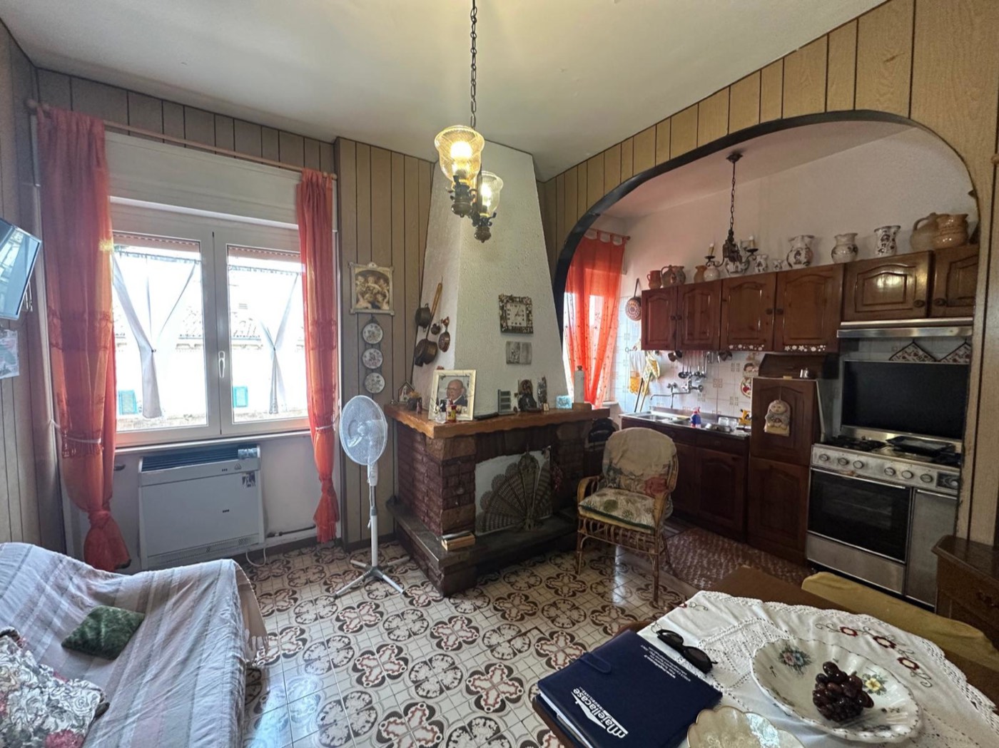 Central Apartment with Balconies, Cellar and Garage property photograph