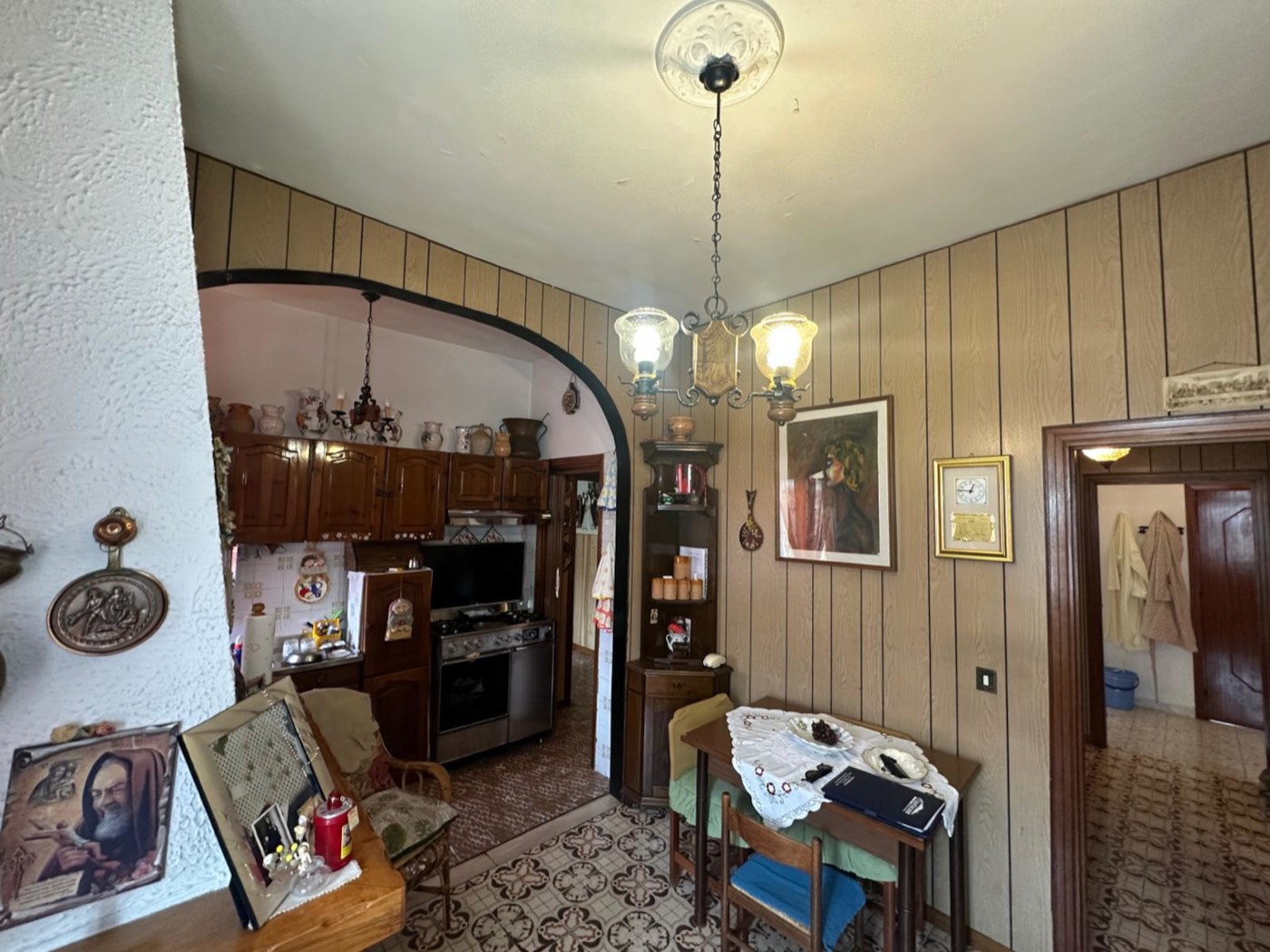 Central Apartment with Balconies, Cellar and Garage property photograph